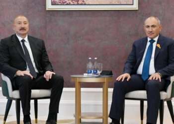 Bakı və İrəvan taleyüklü məsələləri birbaşa müzakirə etdi