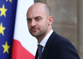 Fransa iki İran diplomatını ölkədən çıxardı