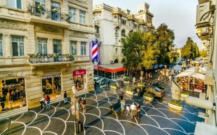 Bakıda bir neçə tanınmış məkan qapılarını bağladı