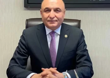Türkiyədə deputata BIÇAQLI HÜCUM: Ağır yaralandı – VİDEO