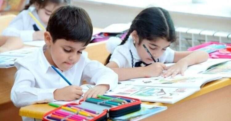 Azərbaycanda məktəbə başlama vaxtı dəyişir?