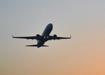 PUA təhlükəsi: Azərbaycana uçan təyyarələr havaya qalxa bilmədi