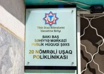 Uşaq Poliklinikasında qeydiyyat problemi: Vətəndaşlar yarım saat gözləyirlər – Şikayət