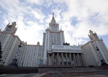 Moskva DƏHŞƏT YAŞADI-BOMBALAR…