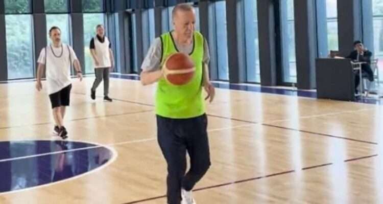 Ərdoğan basketbol oynadı: “Yenə qalib gəldi!” – VİDEO