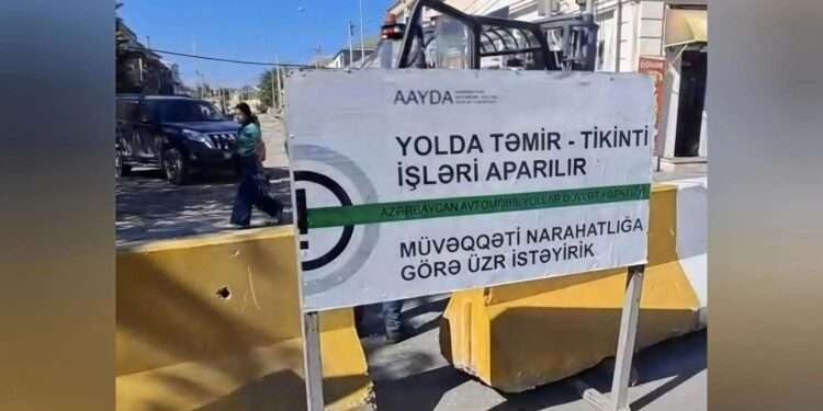 Binəqədi yolu da “bloklandı”: Dərslərə 3 gün qalmış… – VİDEO