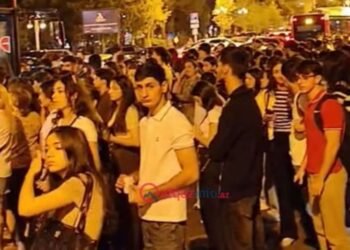 “Elmlər”də izdiham: Avtobuslar gecikdi, sıxlıq yarandı- VİDEO