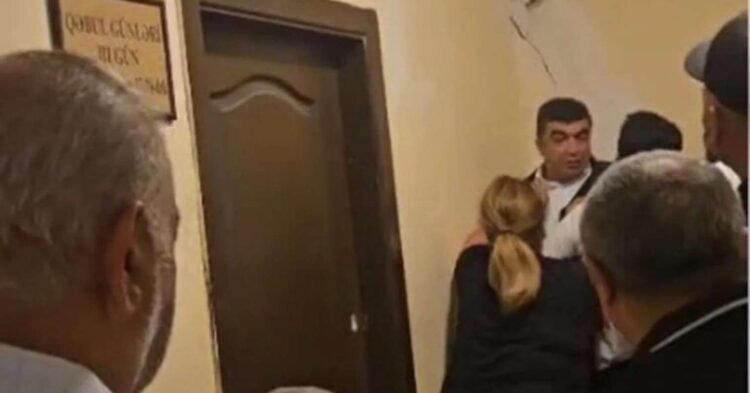 Vətəndaşlarla təhsil sektorunun əməkdaşı arasındakı davanın TƏFƏRRÜATI