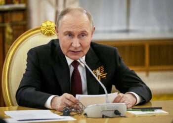Putin Ukraynaya hücumları dayandırdı