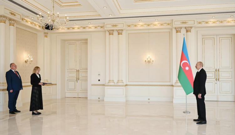 Prezident Estoniyanın ölkəmizdəki ilk səfirini qəbul etdi – FOTOLAR