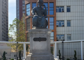 Xətainin heykəli ilə bağlı rəsmi açıqlama – FOTO