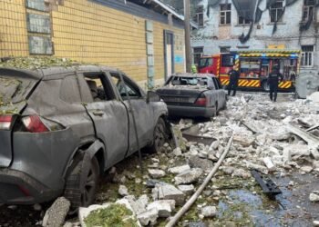 Kiyevə DƏHŞƏTLİ HÜCUM: Yaralıların sayı 20-yə çatdı, ticarət və tibb mərkəzləri vuruldu