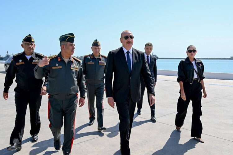 Prezident İlham Əliyev Hərbi Dəniz Qüvvələrində olub – FOTO