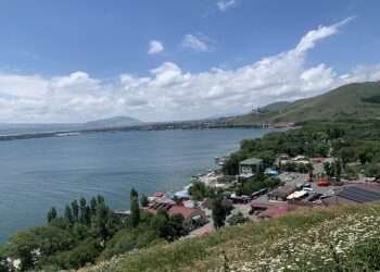 Göyçə gölünün sahilindəki qədim yurd – Yelenovka