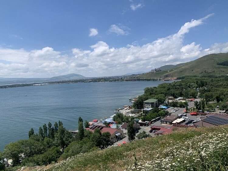 Göyçə gölünün sahilindəki qədim yurd – Yelenovka