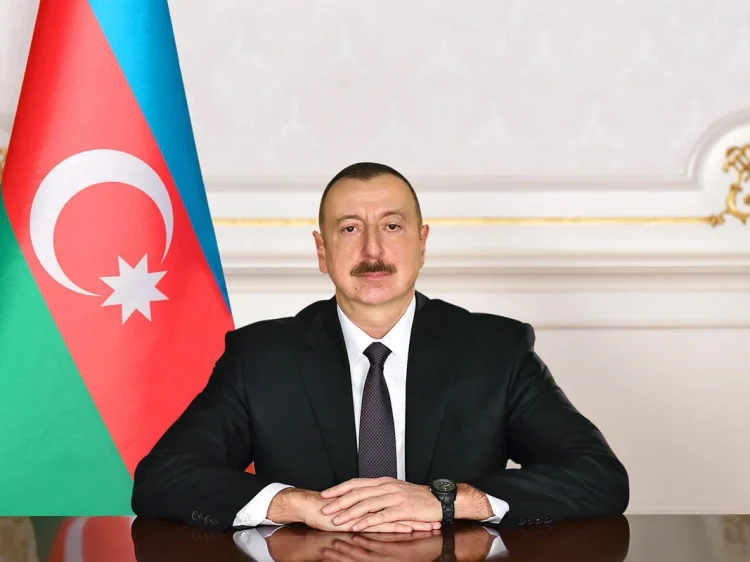 Prezident icra başçısını vəzifəsindən azad etdi