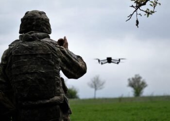 Rusiya Ukraynada genişmiqyaslı dron hücumu həyata keçirdi