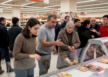 Marketlərdə toyuq filesi tapılmır: Qiymət qalxacaq?