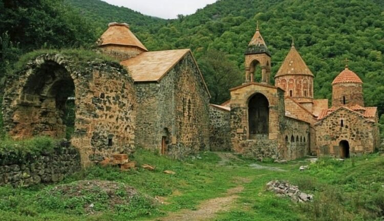 Qafqaz Albaniyası “yiyəsiz” deyil: Ermənistana CAVAB