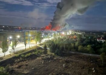 Rusiya kütləvi dron hücumu altında: Zavodlar, anbarlar yanır