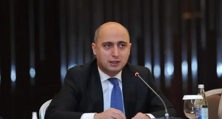 Nazir prorektoru vəzifəsindən AZAD ETDİ – FOTO