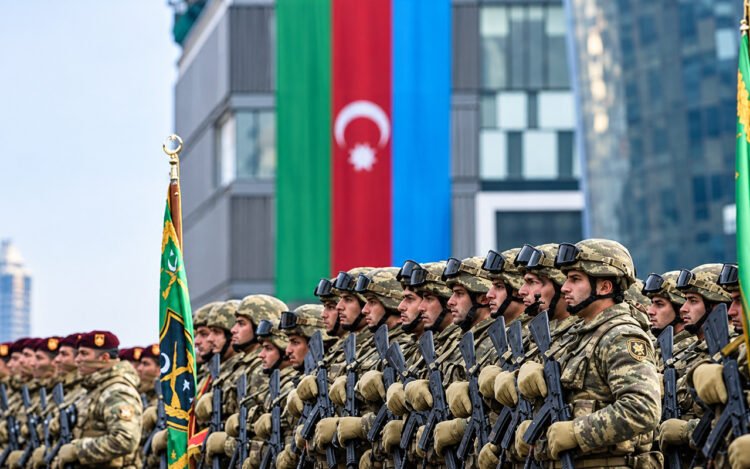 Döyüş şəraitində xidmət edən hərbçilərin maaşı ikiqat hesablanmayacaq