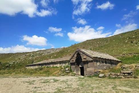 İpək yolunun Dərələyəzdəki qədim yadigarı – Səlim karvansarası