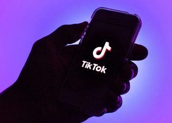 TikTokda Söyüş Söyən “Sarışın Gözəl” Həbs Edildi