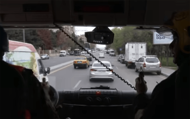 Bu avtomobillərə dərhal yol verin! – Müraciət