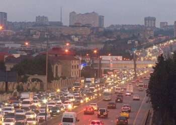 Bakı-Sumqayıt yolundakı dəhşətli tıxac nə zaman bitəcək? – AÇIQLAMA