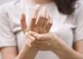 Qol və ayaqların keyiməsi NƏ VAXT TƏHLÜKƏLİDİR?