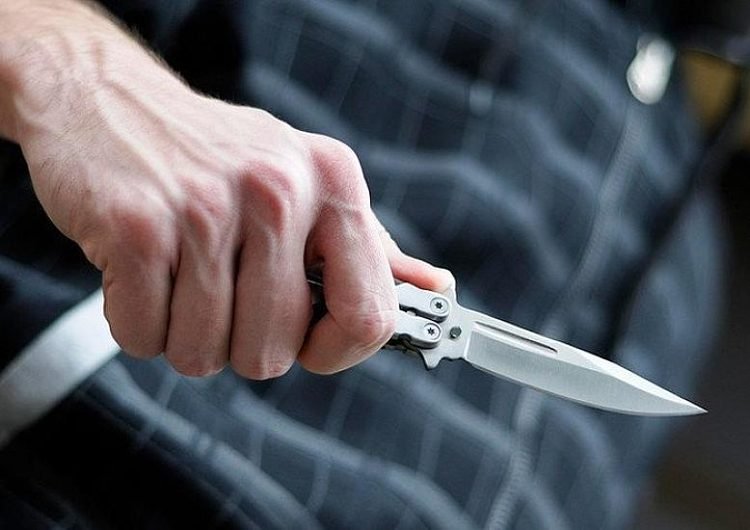 21 Yaşlı Gənc Bıçaqlandı