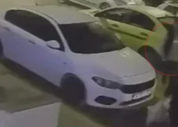 Ankarada taksi sürücüsü sərnişini güllələdi: Ağır yaralanan var