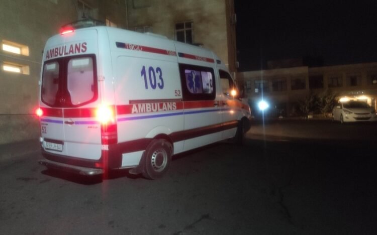 32 yaşlı kişi diş həkiminə görə arvadını bıçaqladı