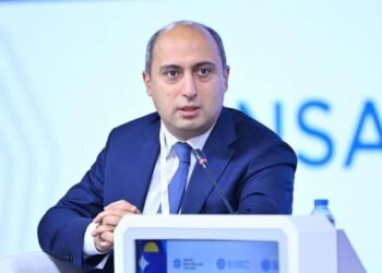 “Müəllimlərin işi azalmayıb, əksinə artıb”