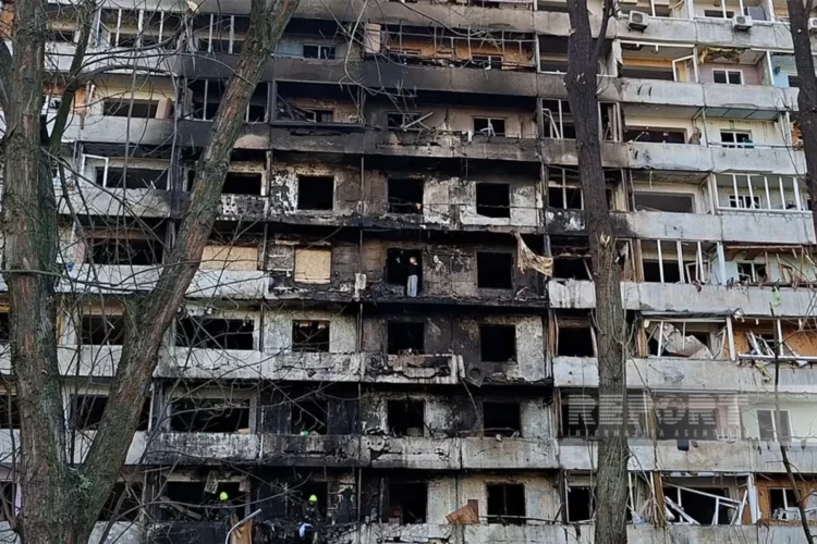 Rusiya hücumu: azərbaycanlı ailənin mənzili dağıldı – FOTO