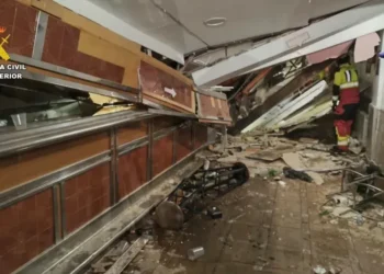 Bu ölkədə FACİƏ: Bar uçdu, 30 nəfər dağıntılar altında qaldı