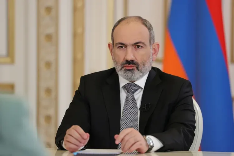 Paşinyan Qırğızıstan Prezidentinə görə onu işdən çıxardı