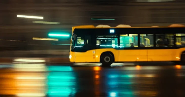 Almaniyada 18 yaşlı gənc sərnişin avtobusunu qaçırdı