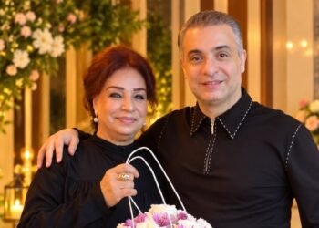 Anasını belə təbrik etdi