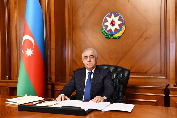 Baş nazir QƏRAR İMZALADI