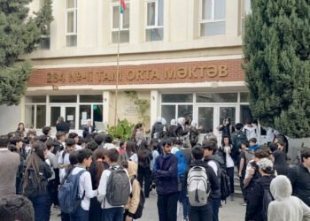 Baş nazirə məktəblərlə bağlı müraciət edildi – Dərs saatı ərzində…