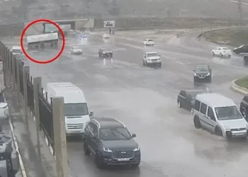 Bakıda avtobus aşdı – VİDEO