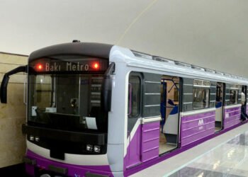 Metroda halı pisləşən kişi öldü