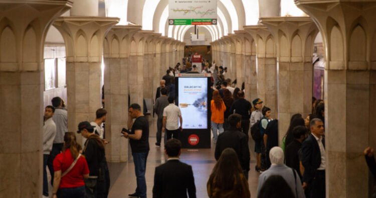 Bakı metrosundakı reklam monitorları niyə söndürülüb? – RƏSMİ AÇIQLAMA